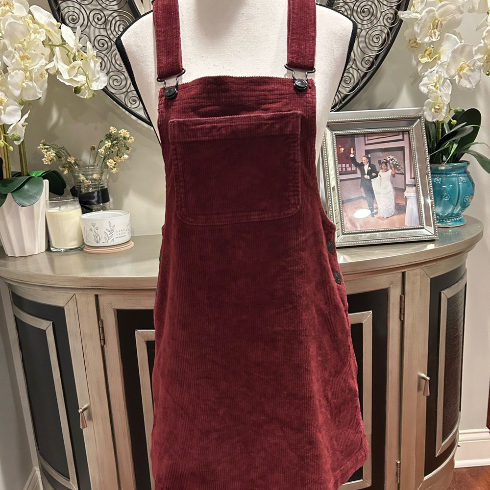 American Eagle Outfitters Corduroy Pinafore in Burgundy